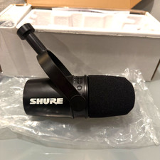 Shure MV7 USB/XLR Dynamic Podcast Microphone Black w/ Box &…