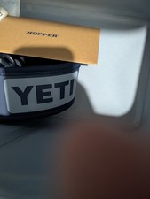 Yeti Hopper Flip 8 Portable Cooler - Navy