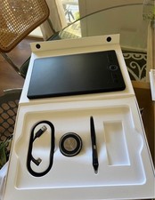 Wacom Intuos Pro LARGE PTH-660 Graphics Tablet with Pen Sty…