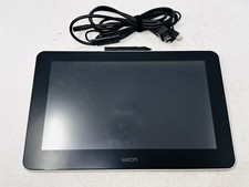 Wacom One Digital Drawing Tablet with 13.3 inch Screen, Gra…